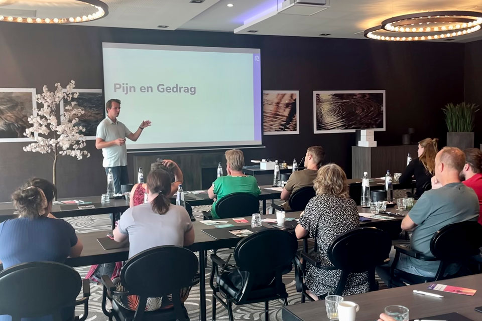 Reducept roadshow VR tegen aanhoudende pijn, in het Van der Valk Hotel in Zwolle