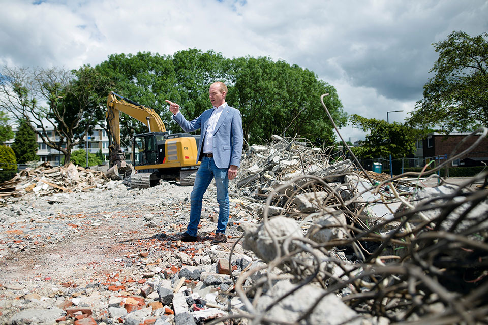 Michel Baars op een sloopsite